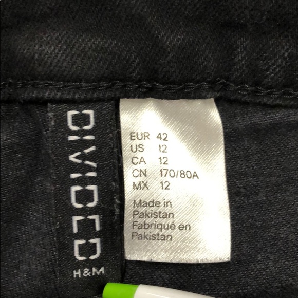 H&M Divided Black distressed jeans - Picture 5 of 6